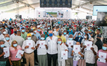 Abinader entrega tres mil títulos de propiedad en el fin de semana