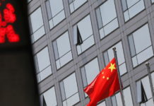 China amenaza con un contraataque «frontal» después de que EE.UU. imponga nuevas sanciones por la situación en Hong Kong