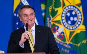 Hospitalizan a Jair Bolsonaro por dolor abdominal