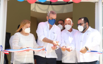 Gobierno reanuda construcción acueducto de Tireo y entrega centro tecnológico