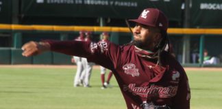 Rafael Pineda acuerda con el Escogido