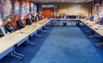 Valdez Albizu se reunió con la directiva de la Asociación de Bancos Múltiples de la República Dominicana (ABA)