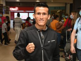 Llega a RD peruano Ricardo Astuvilca para disputar título mundial con “Mini PacMan” Rosa
