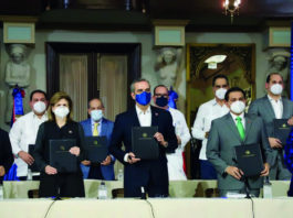 Colegio Médico y sociedades médicas especializadas apoyan disposición del Gobierno de aplicar una tercera dosis de refuerzo contra COVID-19