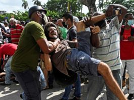 Los testimonios de violencia policial en las protestas sacuden Cuba