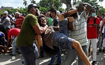 Los testimonios de violencia policial en las protestas sacuden Cuba