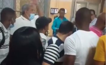 Empleados denuncian Ferretería Americana los mandan de vacaciones y les niegan acceso al retornar a sus labores