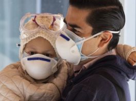 Ahinara, la niña ecuatoriana a la que una pionera terapia en España logró «borrar» un tumor cerebral