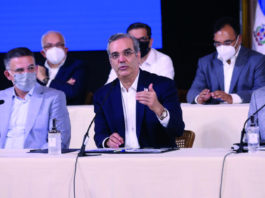 Gobierno congelará por un mes precios combustibles