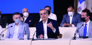 Gobierno congelará por un mes precios combustibles