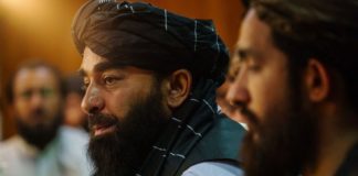 Afganistán: el misterioso portavoz del Talibán que por fin mostró su cara en público