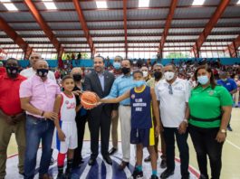 ABADINA inicia la fiesta de los niños y niñas del baloncesto distrital dedicada a Alberto Rodríguez
