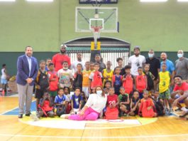 Leones entrega útiles escolares a niños de San Carlos y Villa Consuelo