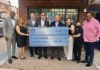 Dominico-American Society of Queens recibe donación de US$10,000 dólares para el programa escolar de los niños de la comunidad