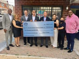 Dominico-American Society of Queens recibe donación de US$10,000 dólares para el programa escolar de los niños de la comunidad