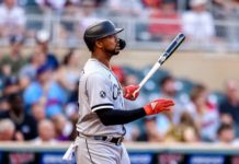 Jiménez pega 2 jonrones denuevo en triunfo de los Medias Blancas