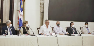 Presidente reúne a sus ministros y directores generales ante posible paso por el país de Tormenta Fred