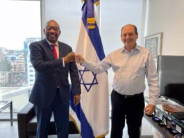 Maestro Beltrán y Embajador israelí en RD intercambian ideas sobre la Revolución Digital