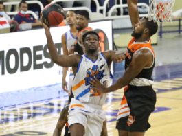 Titanes logran su pase a los playoffs con triunfo ante Huracanes