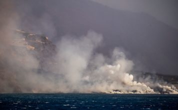 El volcán de La Palma incrementa la explosividad y la lluvia de cenizas