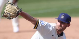 Cotizado abridor Ethan Small vendrá con los Leones