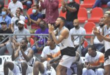 Reacción tardía da triunfo a Huracanes sobre Metros