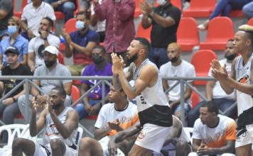 Reacción tardía da triunfo a Huracanes sobre Metros