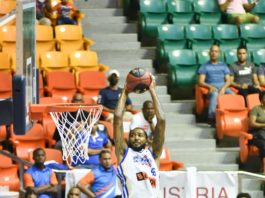 Metros aplastan a Titanes y clasifican a playoffs