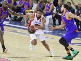 Leones remontan y vencen a los Reales