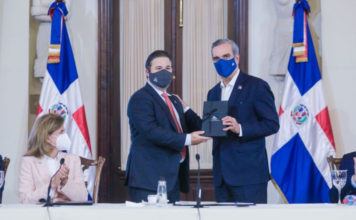 Presidente presenta Estrategia Nacional de Competitividad