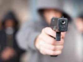 Equipo de Telenoticias es encañonado por presunto asaltante