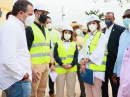Vicepresidenta y director SNS supervisan hospitales del Este