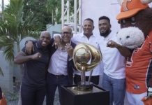 Toros hacen entrega de anillos del histórico campeonato