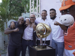 Toros hacen entrega de anillos del histórico campeonato