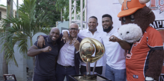 Toros hacen entrega de anillos del histórico campeonato