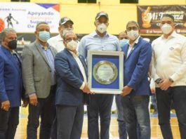 Inicia la fiesta del baloncesto de Moca en grande con victoria del San Sebastián y La Cancha