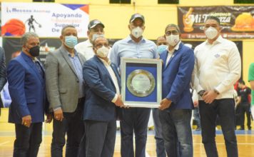 Inicia la fiesta del baloncesto de Moca en grande con victoria del San Sebastián y La Cancha