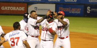 Hit de Pujols deja al Licey en el terreno