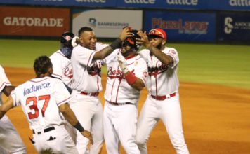 Hit de Pujols deja al Licey en el terreno