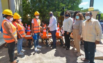 Deligne Ascención lleva a Pedernales el programa Peón Caminero