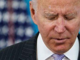 Por qué se desplomó la popularidad de Biden en Estados Unidos y qué papel juega Trump en la recuperación de los republicanos