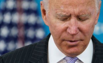 Por qué se desplomó la popularidad de Biden en Estados Unidos y qué papel juega Trump en la recuperación de los republicanos