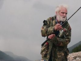 El ermitaño que lleva 40 años viviendo en un bosque apartado del mundo