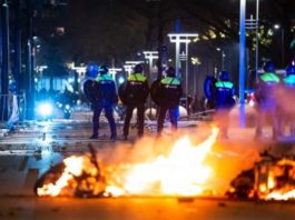 Cuál es la causa de las violentas protestas que han sacudido varios países de Europa mientras la pandemia se recrudece