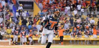 Grand Slam de De La Cruz comanda 4ta victoria seguida de los Toros