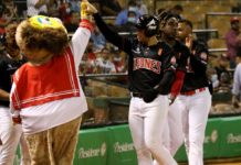 Leones superan a los Toros en el Quisqueya