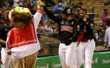 Leones superan a los Toros en el Quisqueya