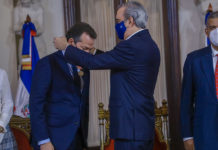 Presidente reconoce a siete instituciones estatales por desempeño