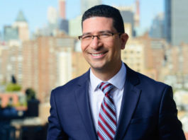 Jonathan Inoa es el nuevo presentador de Noticias Univisión 41