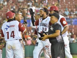 Gigantes propinan paliza al Licey